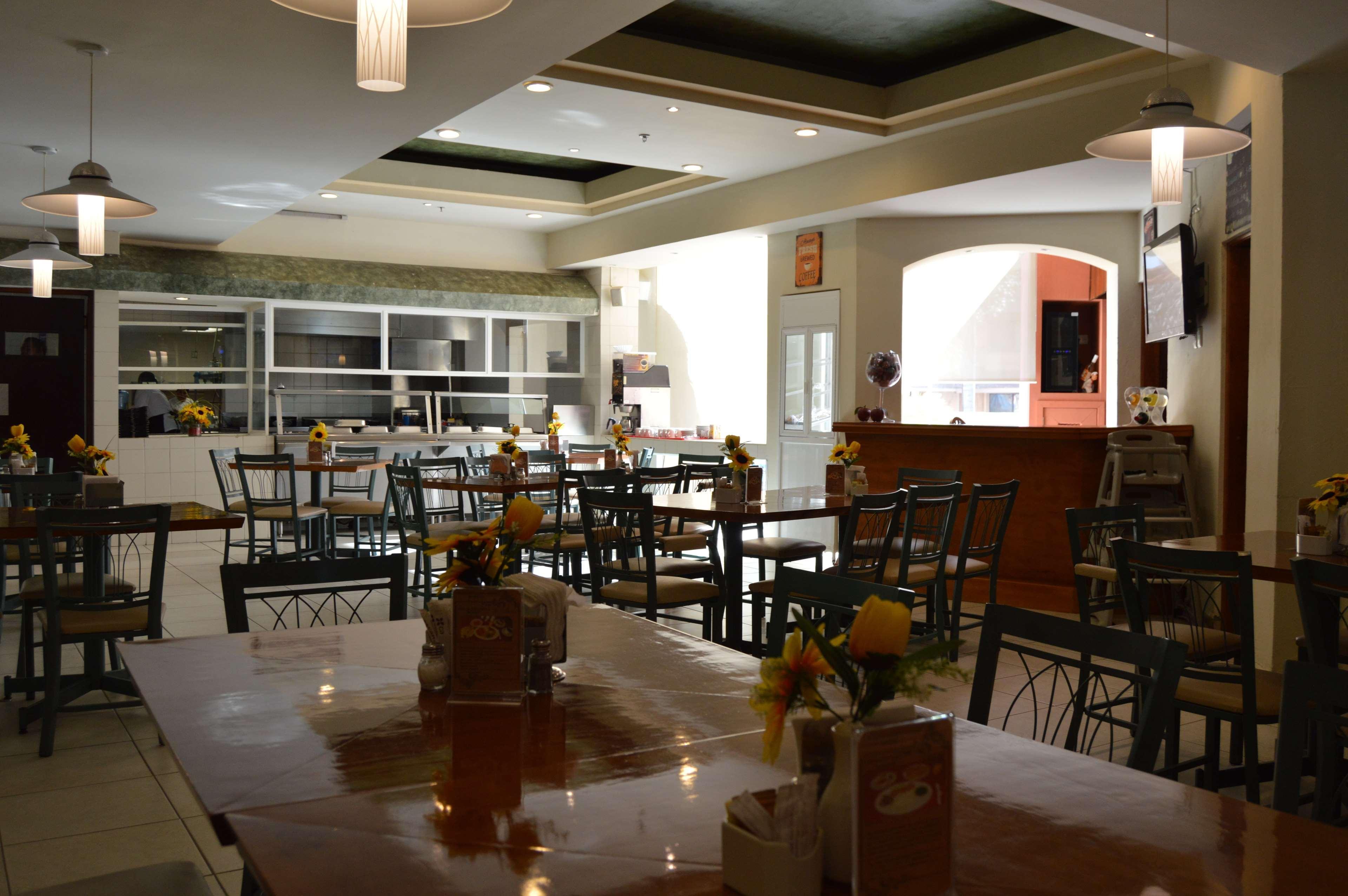 Best Western Bazarell Inn Montemorelos Luaran gambar